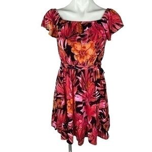 Riley & Rae Mini Dress - NWT | Women Sizes Small & XS | Red Black Tropical